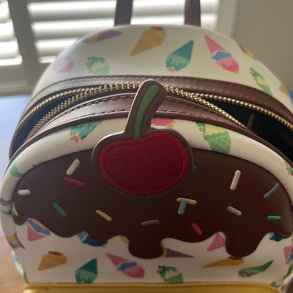 Disney Loungefly backpack - Picture 5 of 8